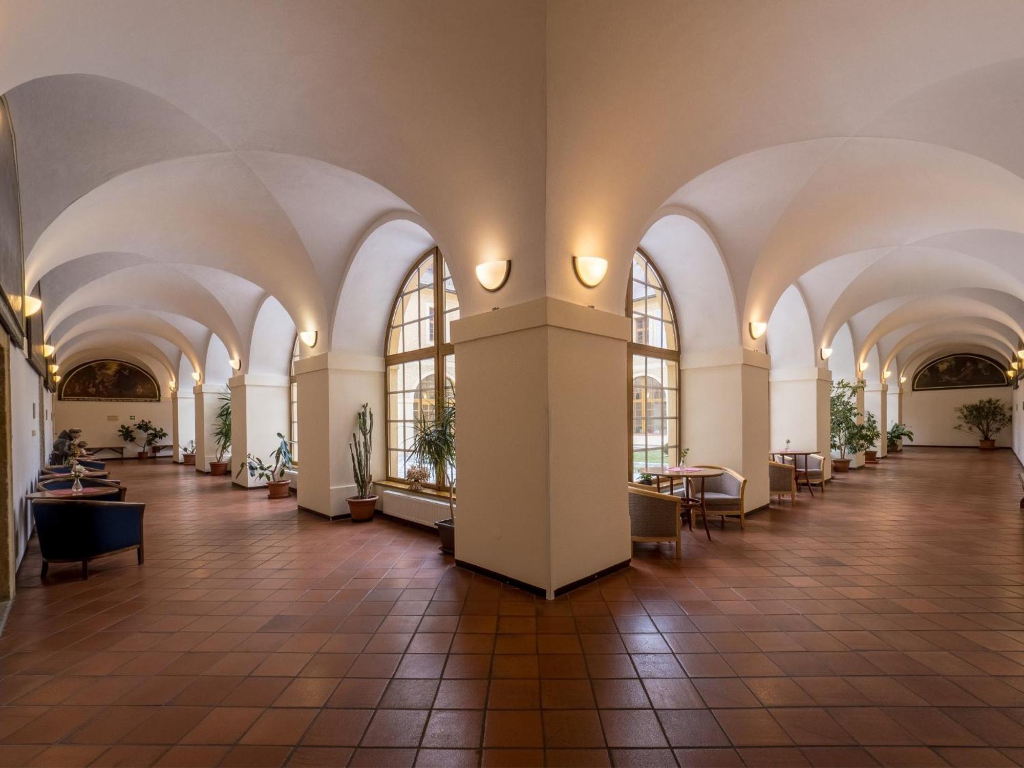 Klaster Hejnice - Vzdelavaci, Konferencni A Poutni Dum Exterior foto