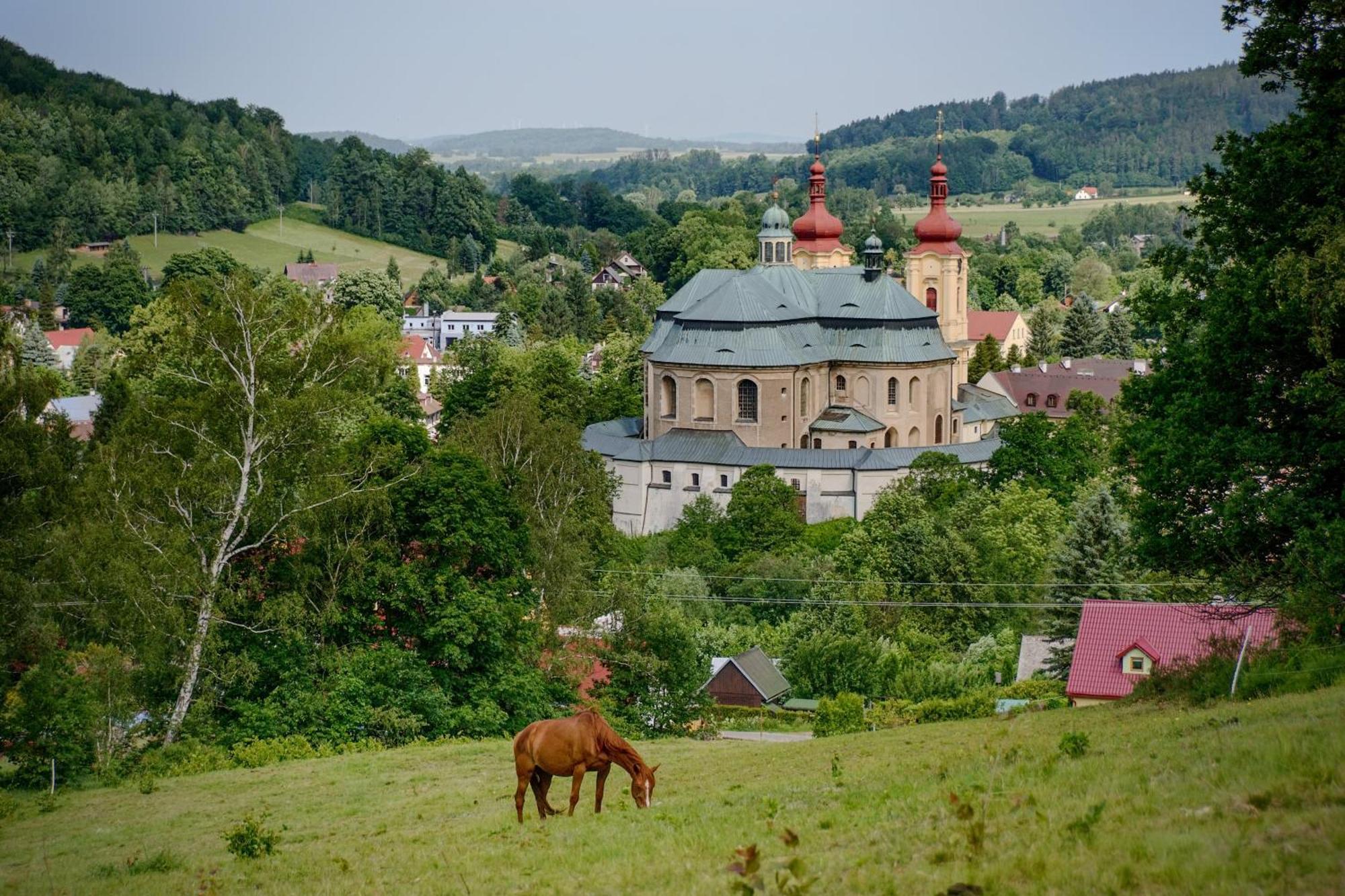 Klaster Hejnice - Vzdelavaci, Konferencni A Poutni Dum Exterior foto